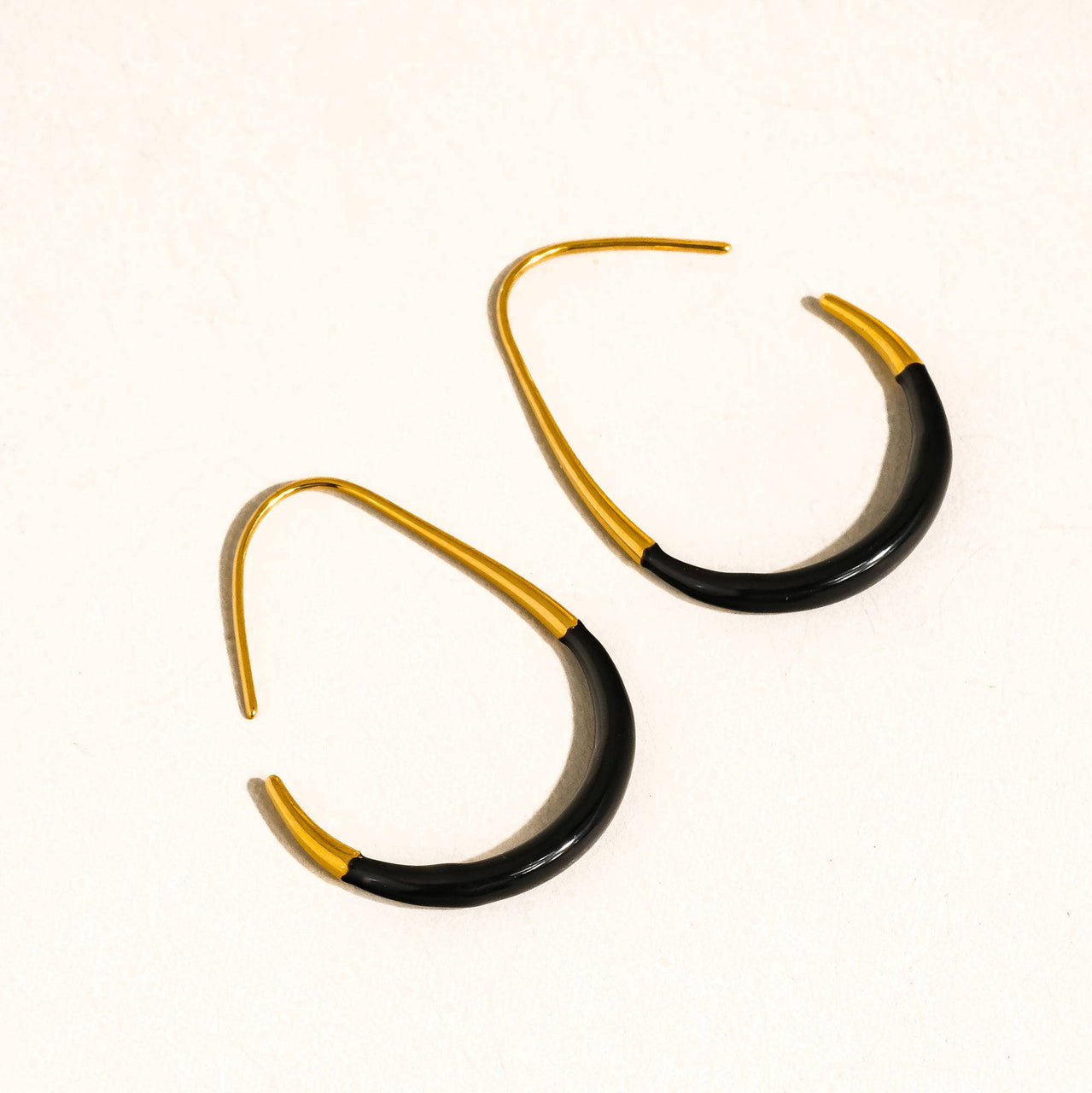 Perchée Enamel Hoop Earrings